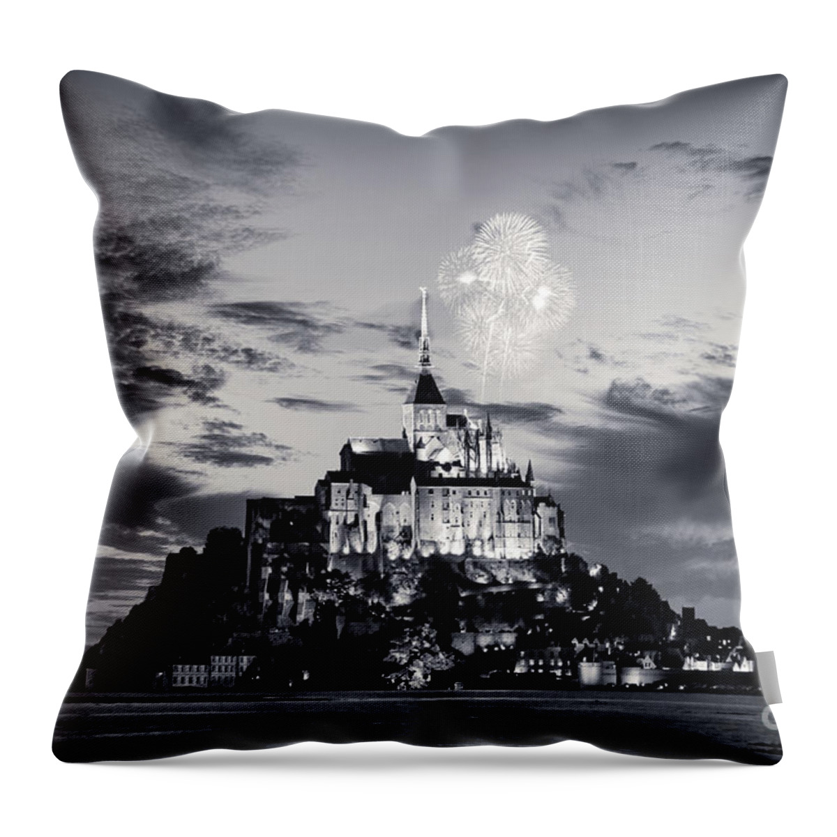 Mount Saint Michel Throw Pillow featuring the photograph Mount Saint Michel at night Black and White by Stefano Senise