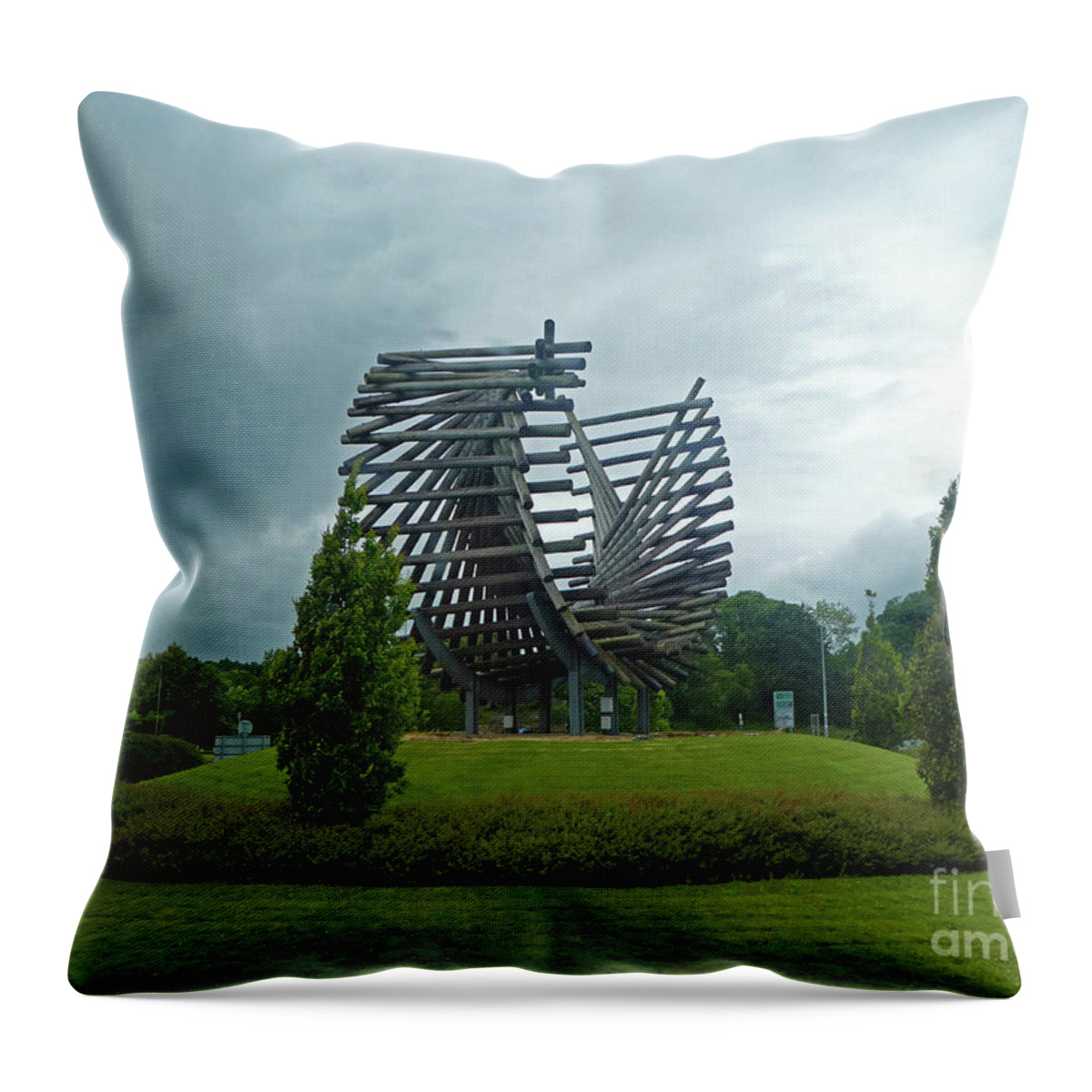 Derry Throw Pillow featuring the photograph Pole Star Monument by Cindy Murphy