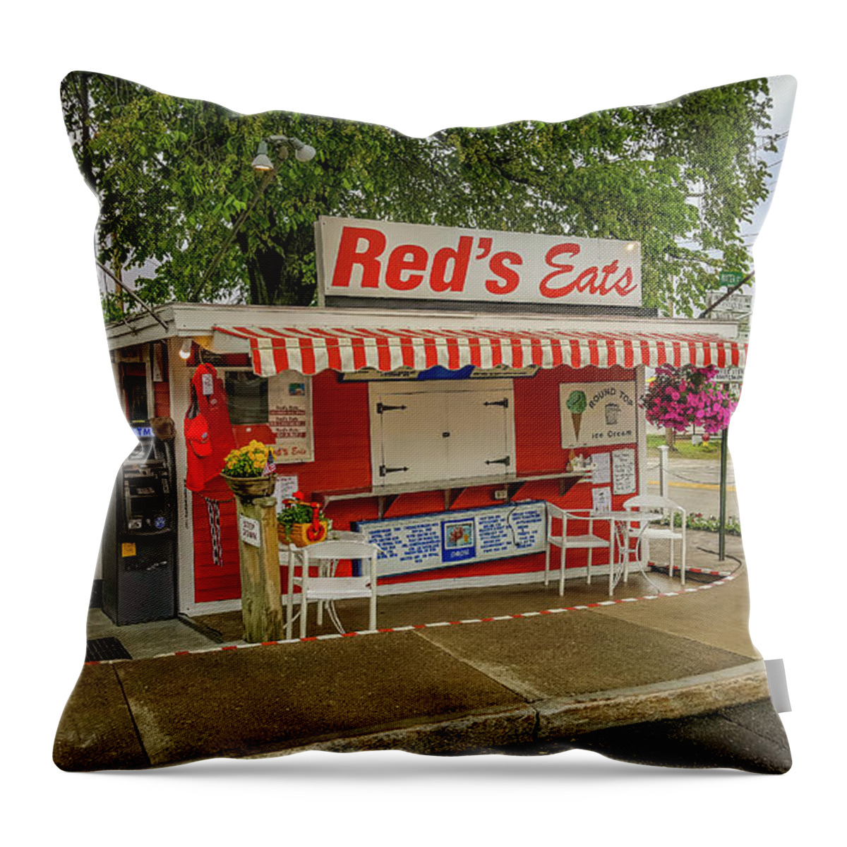 Fishing Boat Throw Pillow featuring the photograph Reds Eats in Wiscasset Maine by Jeff Folger