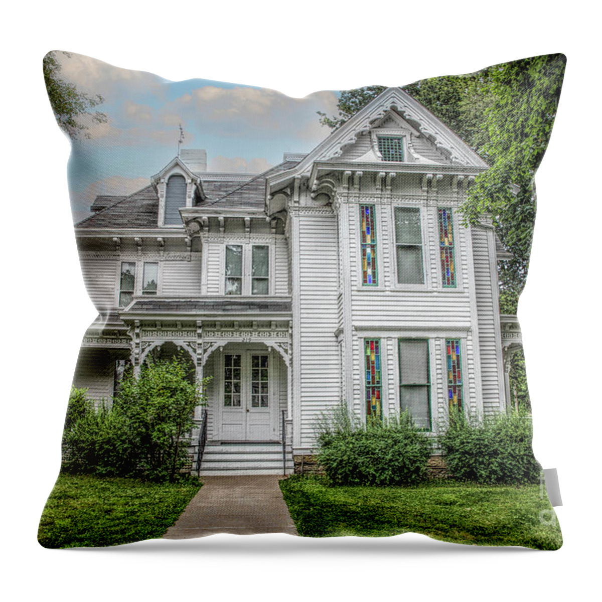 Truman Throw Pillow featuring the photograph The Summer White House by Lynn Sprowl