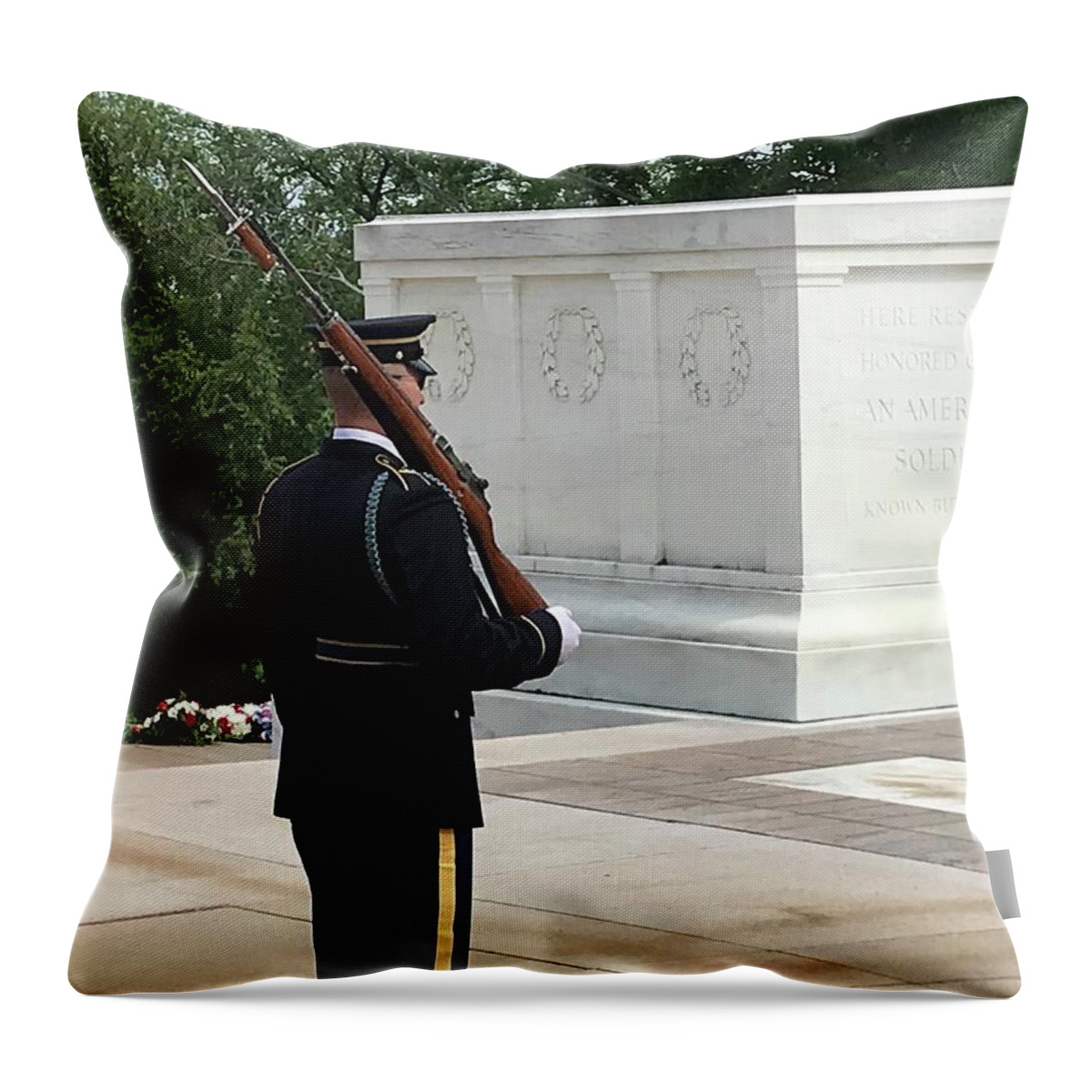 Arlington Throw Pillow featuring the photograph Tomb of the Unknowns by Lee Darnell