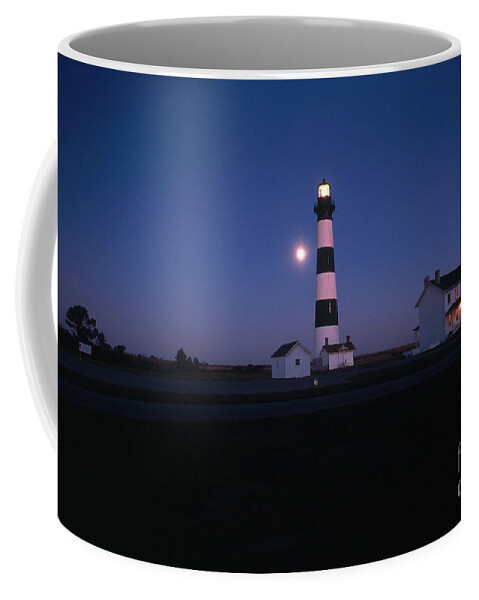 North Carolina Coffee Mug featuring the photograph Bodie Island Lighthouse #4 by Bruce Roberts