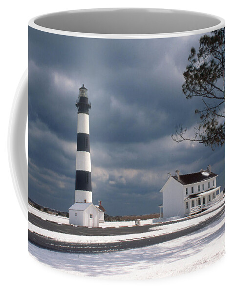 North Carolina Coffee Mug featuring the photograph Bodie Island Lighthouse #5 by Bruce Roberts