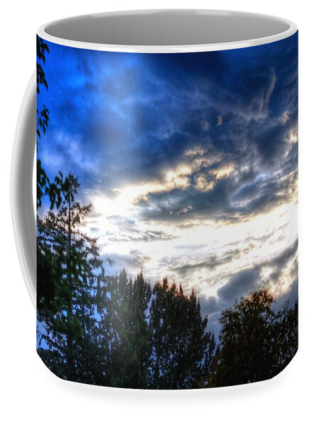 Kreder Coffee Mug featuring the photograph Cloudy Sunset 16979 by Jerry Sodorff