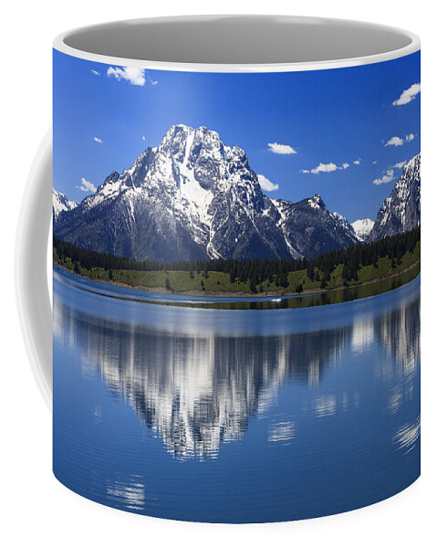 530421 Coffee Mug featuring the photograph Jackson Lake And Mt Moran Grand Teton by Duncan Usher