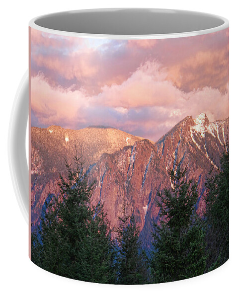 Mount Si Coffee Mug featuring the photograph North Bend Washington Sunset 2 by Helaine Cummins