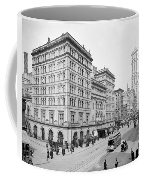 Entertainment Coffee Mug featuring the photograph Nyc, Metropolitan Opera House, 1905 by Science Source