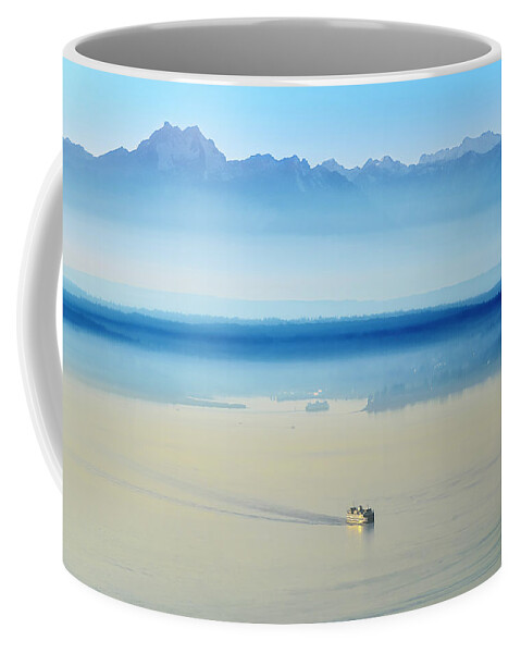 Travel Coffee Mug featuring the photograph Peak to Sea by Ryan Manuel