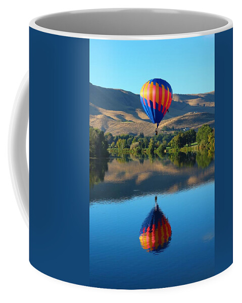 Hot Air Balloons Coffee Mug featuring the photograph Perfect morning by Lynn Hopwood