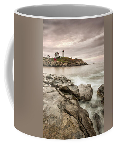 Vertical Coffee Mug featuring the photograph Red Light by Jon Glaser