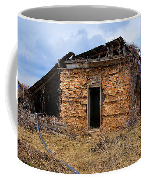 Smithfield Coffee Mug featuring the photograph The Homestead 2 by Richard J Cassato