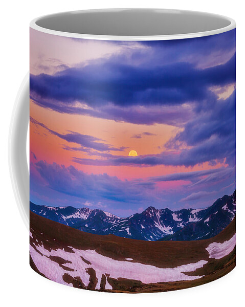 Sunrise Coffee Mug featuring the photograph Trail Ridge Moonset by Darren White