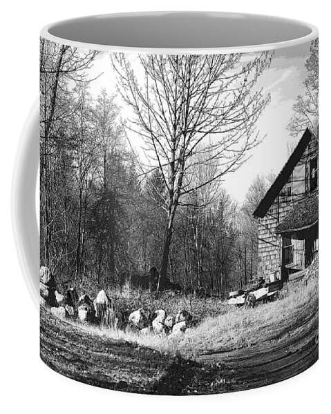 Old Farmhouses Coffee Mug featuring the photograph Aldergrove Farmhouse by Randy Harris