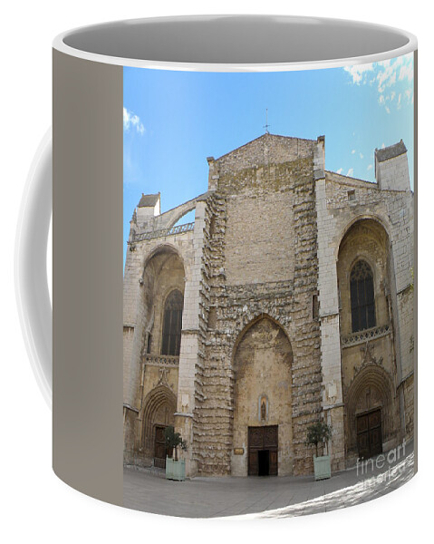 La Basilique Coffee Mug featuring the photograph Basilica of Saint Mary Madalene by Lainie Wrightson