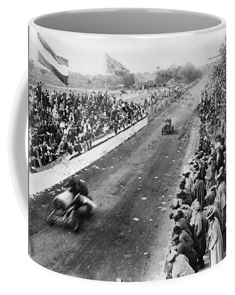 1906 Coffee Mug featuring the photograph Vanderbilt Cup, 1906 by Granger