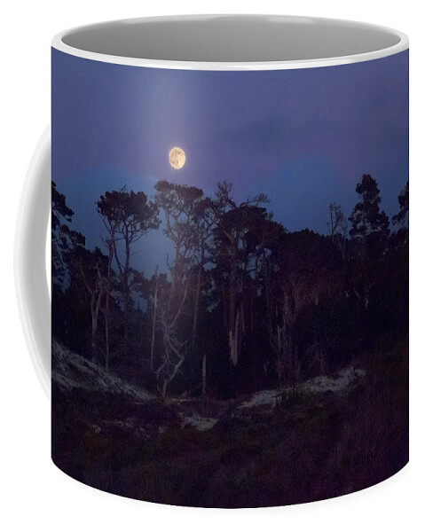 Moon Coffee Mug featuring the photograph Pebble Beach Moonrise by Derek Dean