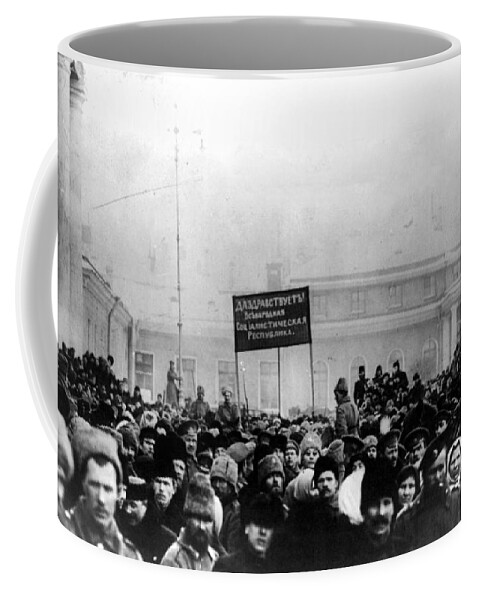 1917 Coffee Mug featuring the photograph Russian Revolution, 1917 #9 by Granger