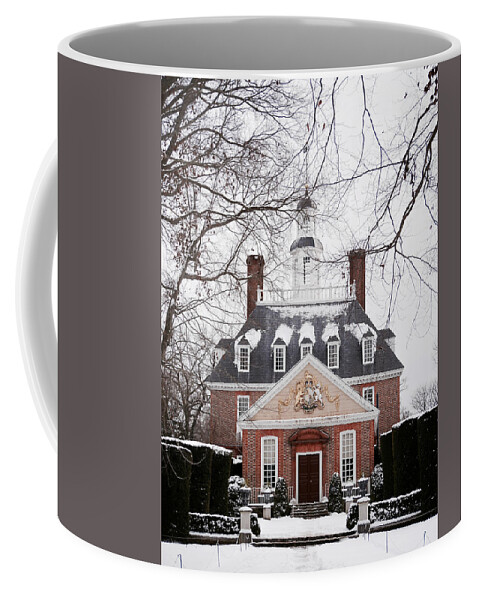 Governor's Palace Coffee Mug featuring the photograph A Williamsburg Winter's Snow by Rachel Morrison