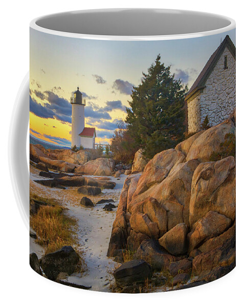 Annisquam Lighthouse Coffee Mug featuring the photograph Annisquam Harbor Lighthouse by Juergen Roth