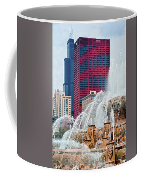 Chicago Coffee Mug featuring the photograph Buckingham Fountain Skyline by Kyle Hanson