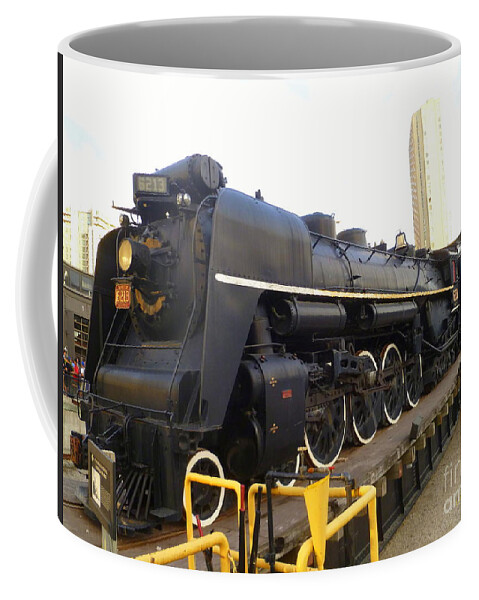 Locomotive Coffee Mug featuring the photograph Canadian National No. 6213 by Lingfai Leung