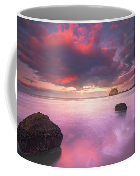 Oregon Coffee Mug featuring the photograph Colorful Morning Clouds At Beach by William Lee