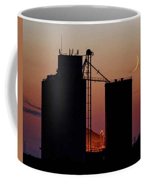 Kansas Coffee Mug featuring the photograph Crescent moon at Laird 03 by Rob Graham