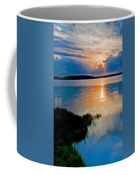 Sunset Coffee Mug featuring the photograph Day's end by Bill Jonscher