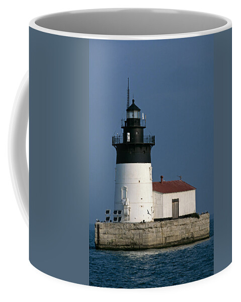 Light House Coffee Mug featuring the photograph Detroit River Light On Lake Erie by John Harmon