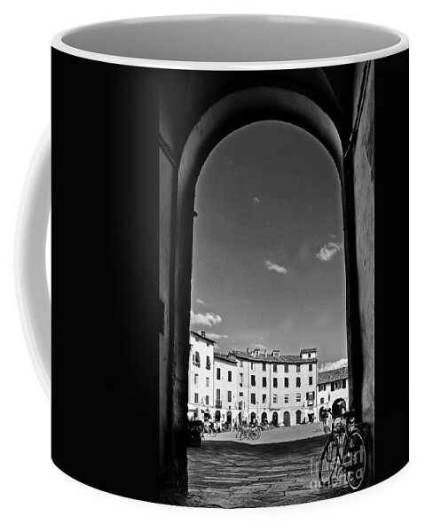 Bike Coffee Mug featuring the photograph Gateway to the romantic piazza by Carlos Alkmin