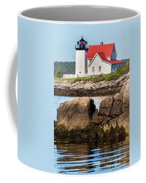 Hendricks Head Lighthouse Coffee Mug featuring the photograph Hendricks Head Lighthouse Southport Island, Maine by Dawna Moore Photography