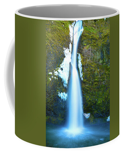  Coffee Mug featuring the photograph Horsetail Falls by Brian O'Kelly