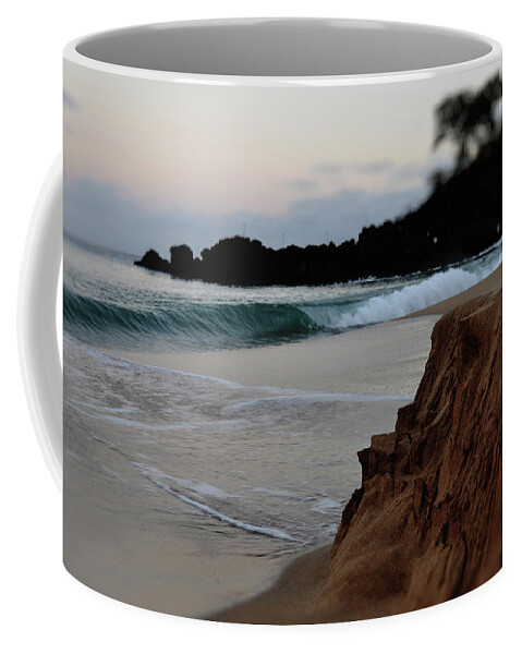 Ka'anapali Beach Coffee Mug featuring the photograph Ka'anapali Sunrise Wave by Kelly Wade