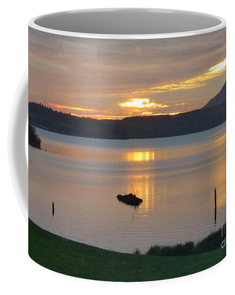 Lake Quinault Coffee Mug featuring the photograph Lake Quinault Sunset - 2 by Charles Robinson