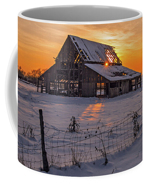 Barn Coffee Mug featuring the photograph Mapleton Barn by Wesley Aston