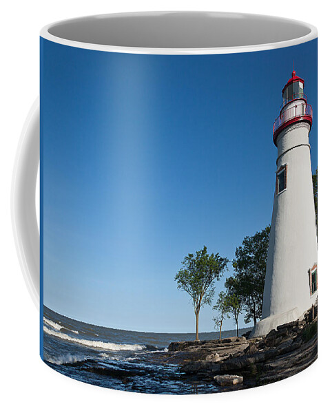 Marblehead Lighthouse Coffee Mug featuring the photograph Marblehead Lighthouse by Dale Kincaid