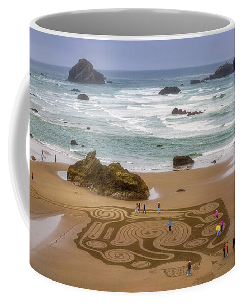 Oregon Coffee Mug featuring the photograph Morning at the Dreamfield by Darren White