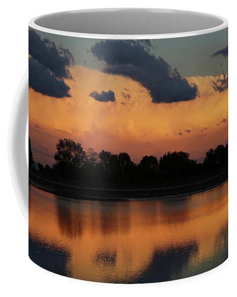 De Coffee Mug featuring the photograph Newark Reservoir Sunset #05813 by Raymond Magnani