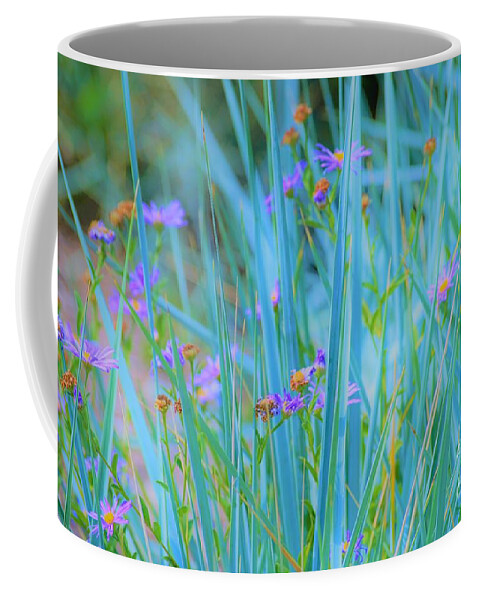 Grass Coffee Mug featuring the photograph Oh Yes by Merle Grenz