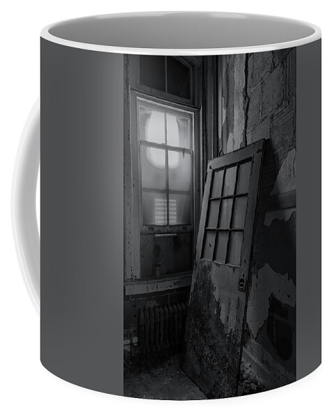 Jersey City New Jersey Coffee Mug featuring the photograph Old Door by Tom Singleton