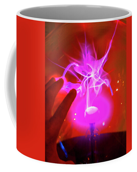 Light Coffee Mug featuring the photograph Playing with 20000 volts by Paul W Faust - Impressions of Light