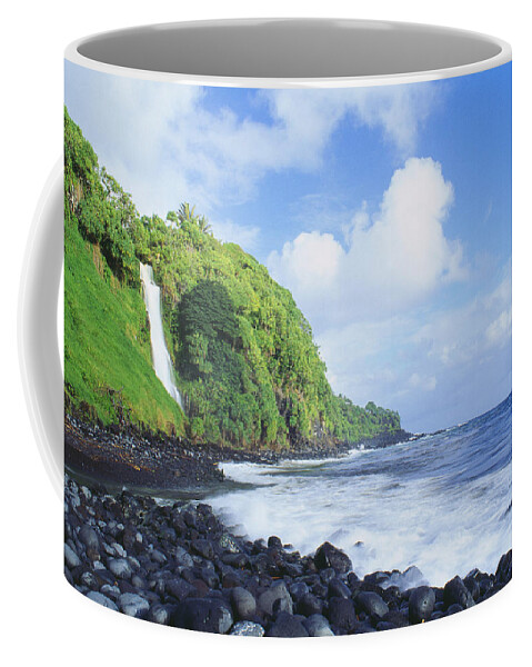 Beautiful Coffee Mug featuring the photograph Pokupupu Point by Peter French - Printscapes