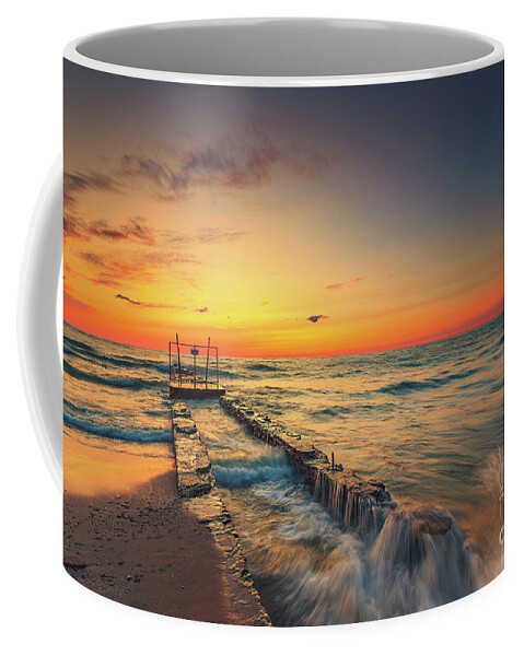 Andrew Slater Photography Coffee Mug featuring the photograph Rushing Atwater by Andrew Slater