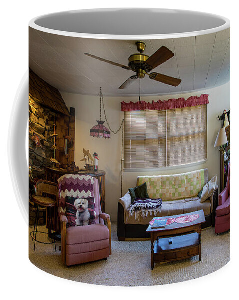  Real Estate Photography Coffee Mug featuring the photograph Sample Family Room - 908 by Jeff Kurtz