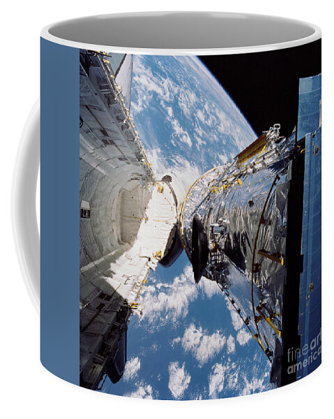 Science Coffee Mug featuring the photograph Sts-31, Hubble Space Telescope by Science Source