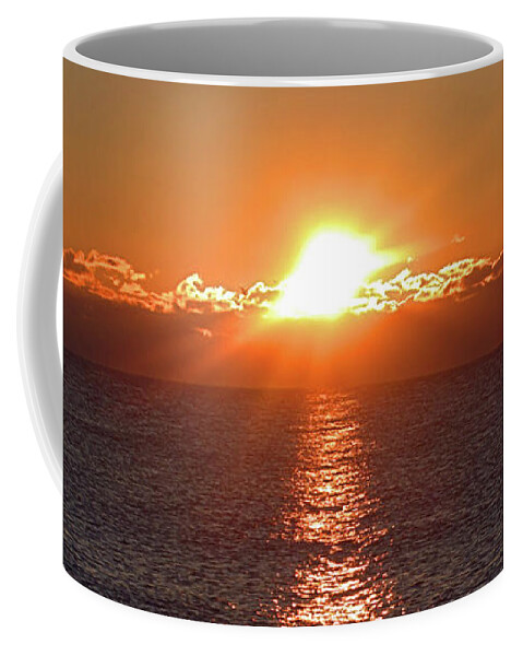 Seas Coffee Mug featuring the photograph Sun Chasers I I I by Newwwman