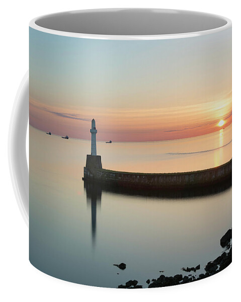 Aberdeen Coffee Mug featuring the photograph Sunrise behind South Breakwater by Veli Bariskan