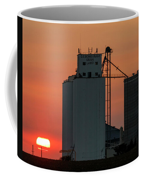 Kansas Coffee Mug featuring the photograph Sunset at Laird -01 by Rob Graham
