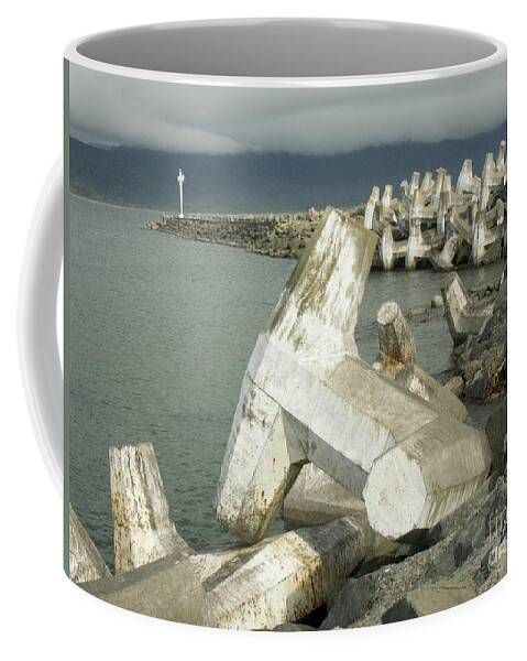 https://render.fineartamerica.com/images/rendered/default/frontright/mug/images/artworkimages/medium/1/tetrapods-installed-at-jetty-inga-spence.jpg?&targetx=178&targety=0&imagewidth=444&imageheight=333&modelwidth=800&modelheight=333&backgroundcolor=748274&orientation=0&producttype=coffeemug-11