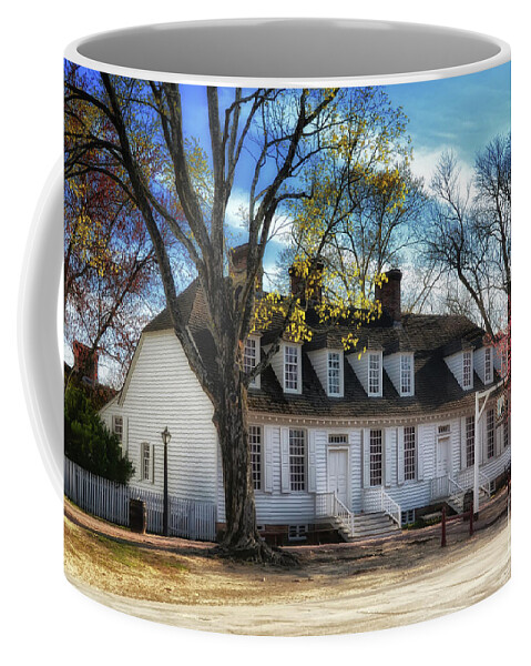 Williamsburg Coffee Mug featuring the photograph The Wetherburn Tavern by Lois Bryan